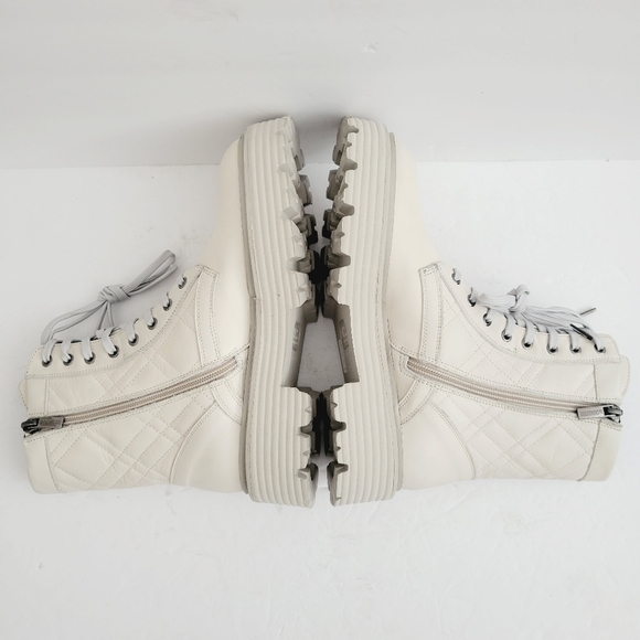 New La Canadienne Yasmine Leather Bootie Natural White, Size 6 - Picture 6 of 8